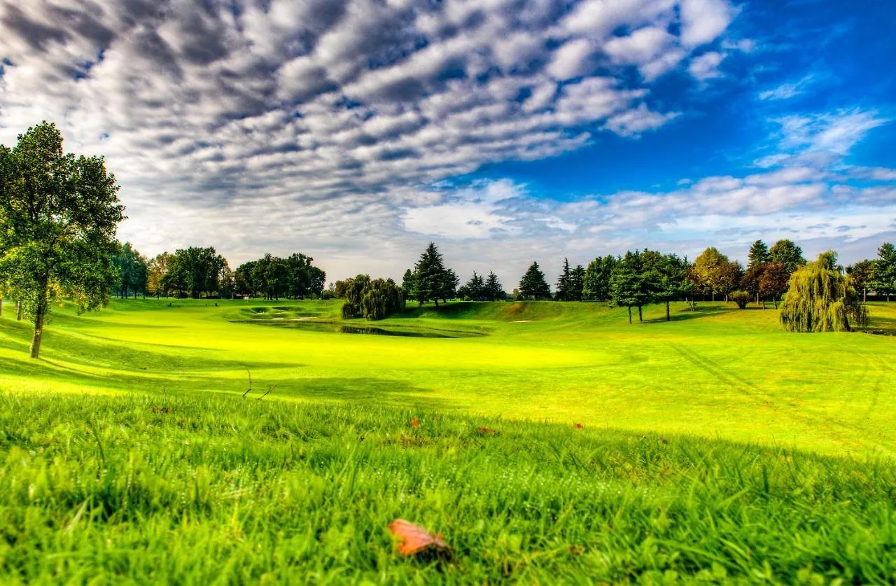Le Robinie Golf & Resort Solbiate Olona Hotel