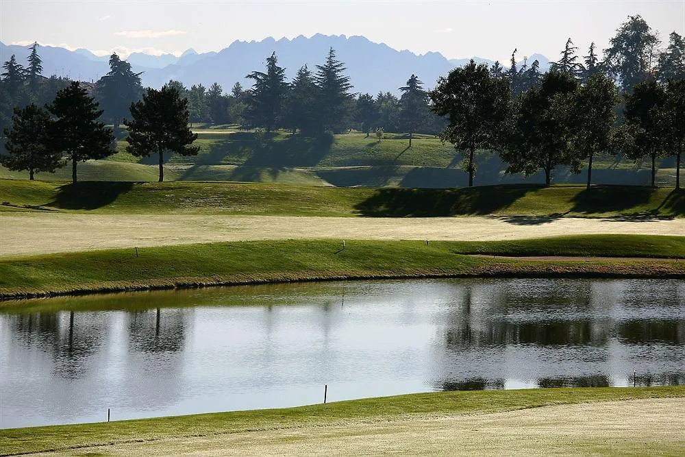 Le Robinie Golf & Resort Solbiate Olona 3*,  Italy